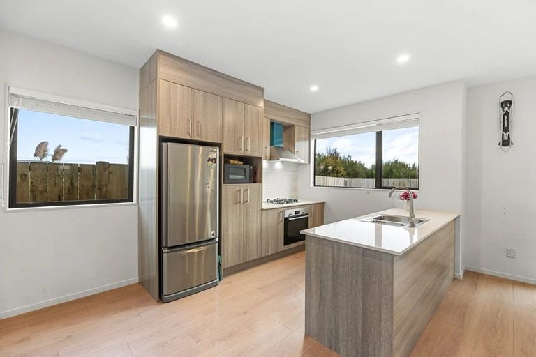 Photo of property in 77 John Gray Street, Papakura, 2110