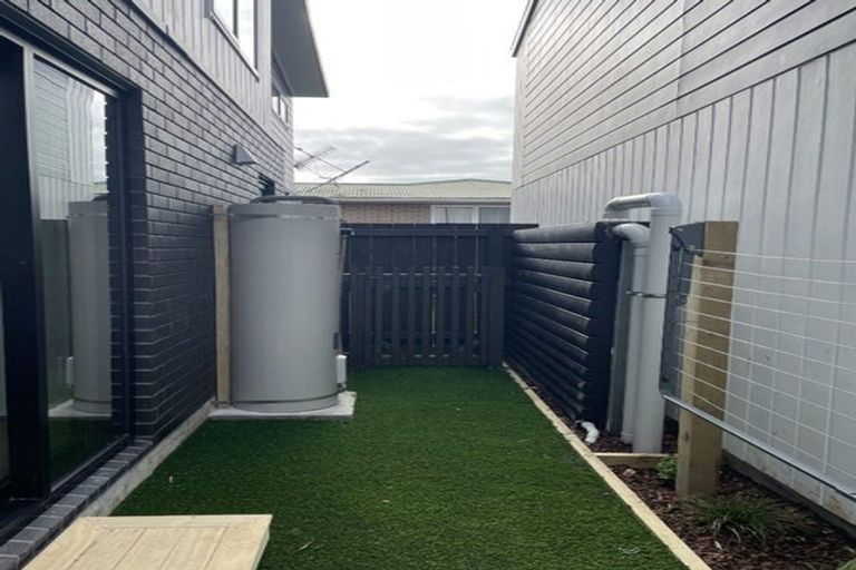 Photo of property in 2/9 Kamaka Road, Mangere Bridge, Auckland, 2022