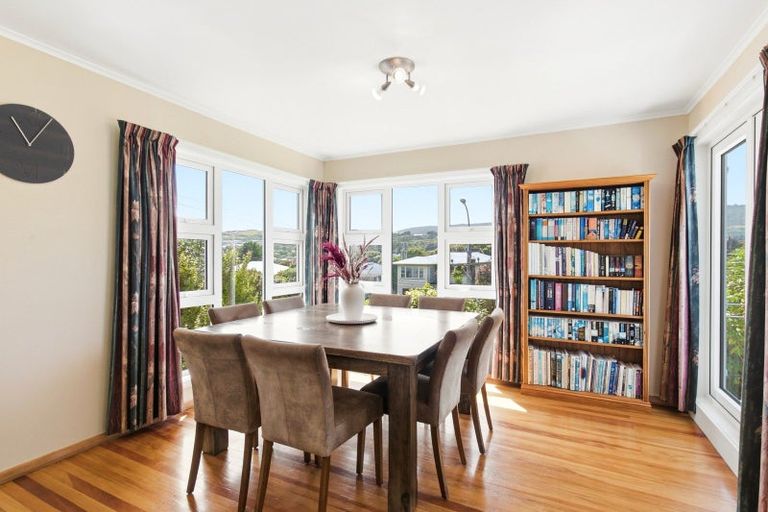 Photo of property in 72 Redwood Avenue, Tawa, Wellington, 5028