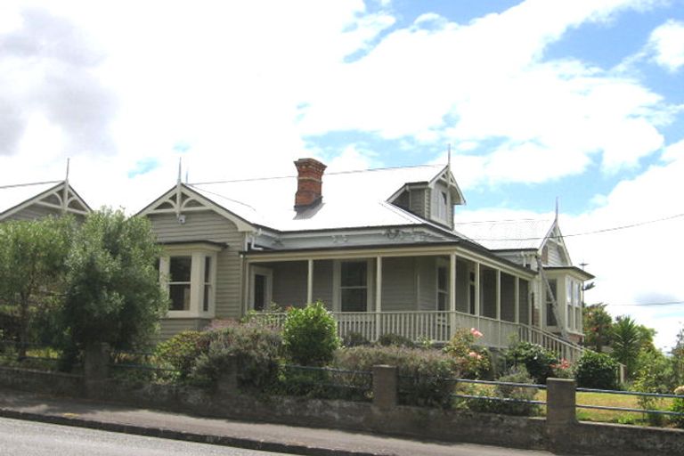 Photo of property in 75 Hinemoa Street, Birkenhead, Auckland, 0626