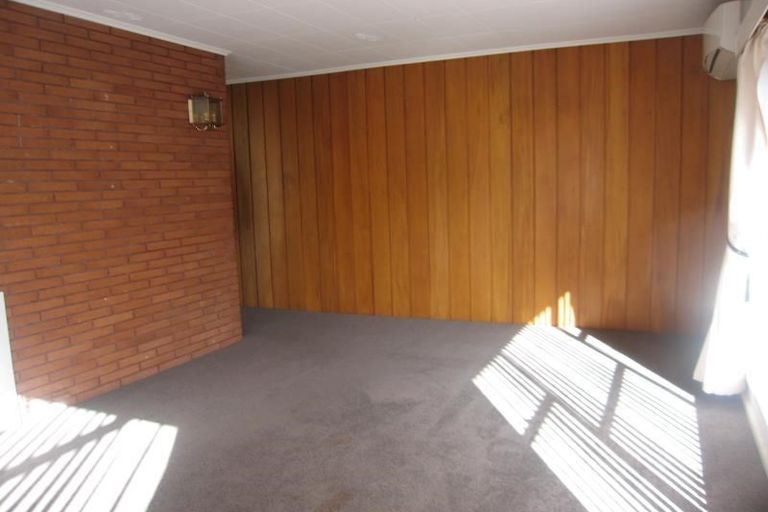 Photo of property in 3 Milnebank Street, Upper Riccarton, Christchurch, 8041