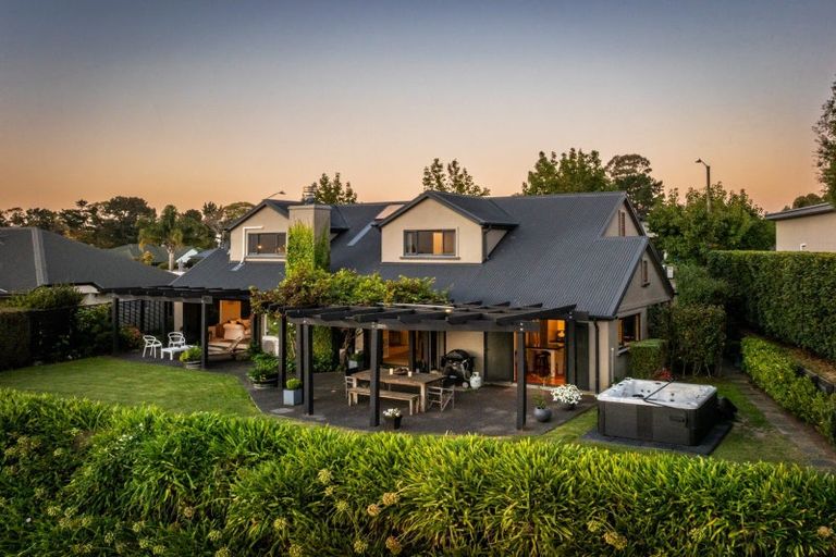 Photo of property in 65 Hikanui Drive, Havelock North, 4130