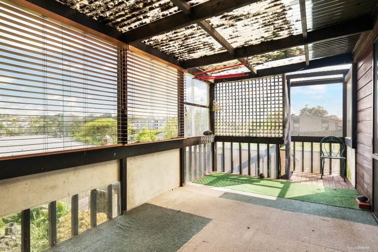 Photo of property in 2/878 East Coast Road, Northcross, Auckland, 0630