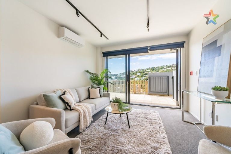 Photo of property in 2/65 Tiketike Way, Brooklyn, Wellington, 6021