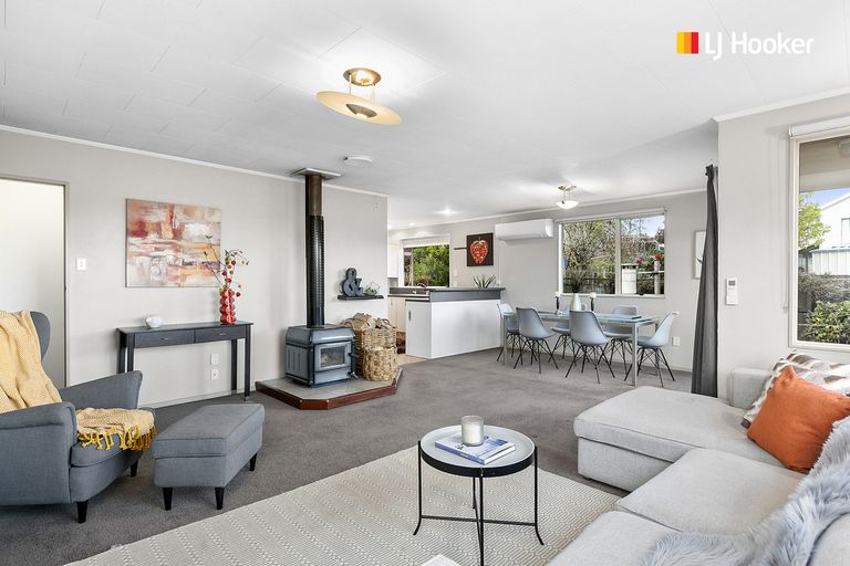 Photo of property in 32 Elwyn Crescent, Green Island, Dunedin, 9018