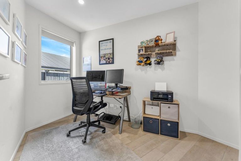 Photo of property in 15a Goble Road, Clarks Beach, Pukekohe, 2679