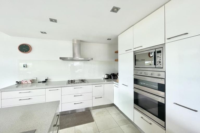 Photo of property in 47 Spinnaker Drive, Te Atatu Peninsula, Auckland, 0610