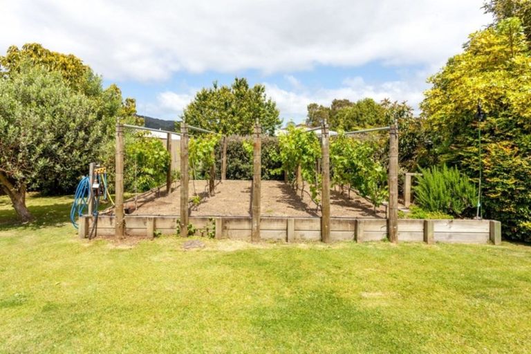 Photo of property in 756 Rings Road, Coromandel, 3506