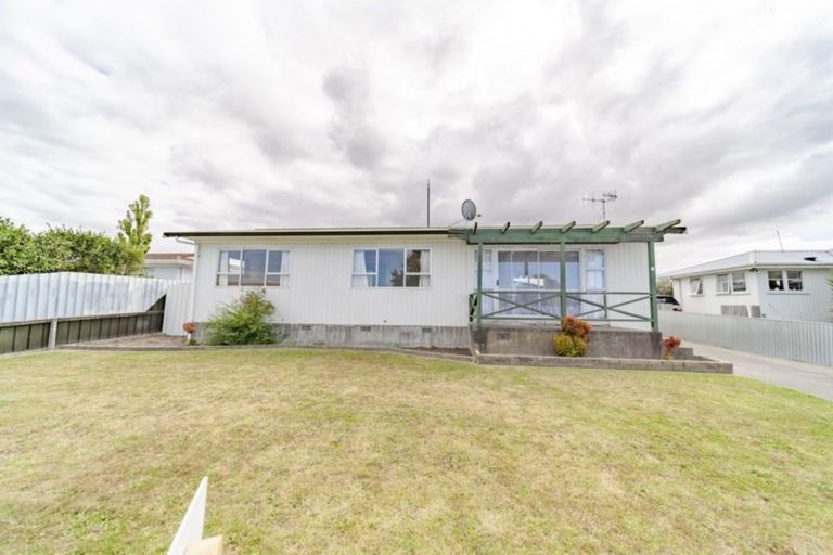 Photo of property in 52 Freyberg Avenue, Tamatea, Napier, 4112