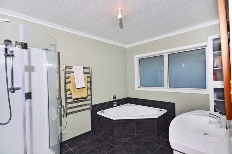 Photo of property in 2118 East Coast Road, Stillwater, Silverdale, 0993