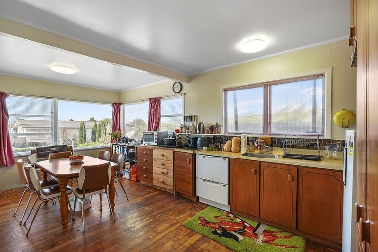 Photo of property in 24 Springfield Crescent, Enderley, Hamilton, 3214