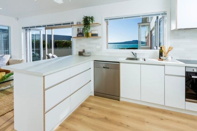 Photo of property in 1/241 Hurstmere Road, Takapuna, Auckland, 0622