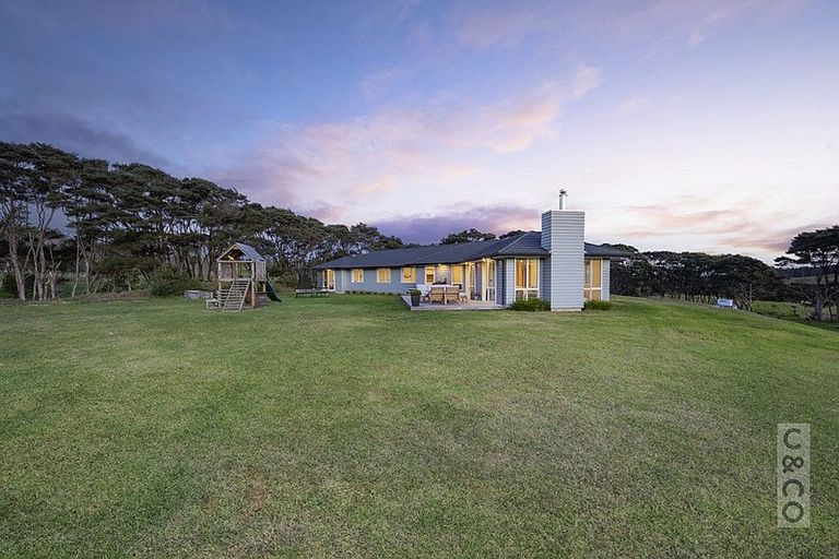 Photo of property in 1293 Old North Road, Helensville, 0875