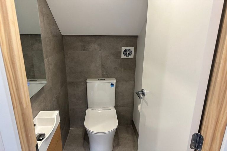 Photo of property in 25a Quebec Road, Milford, Auckland, 0620