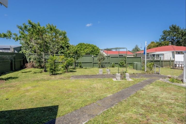 Photo of property in 15 Matai Street, Levin, 5510