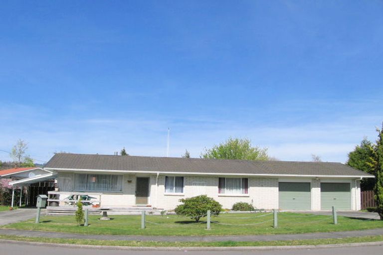 Photo of property in 4 Corilin Place, Mangakakahi, Rotorua, 3015