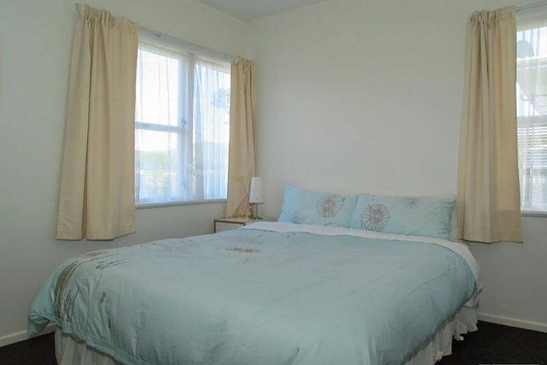 Photo of property in 11 Baffin Grove, Kingston, Wellington, 6021