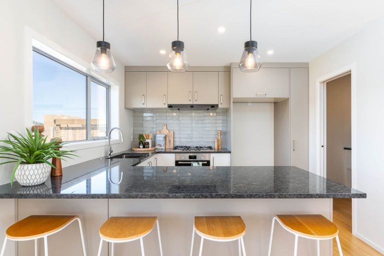 Photo of property in 9 Pine Hill Rise, Glenside, Wellington, 6037