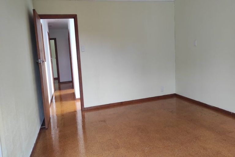 Photo of property in 26 Millbrook Road, Henderson, Auckland, 0612