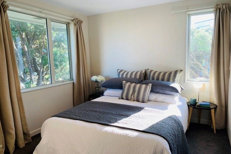 Photo of property in 11/2 Stone Street, Miramar, Wellington, 6022