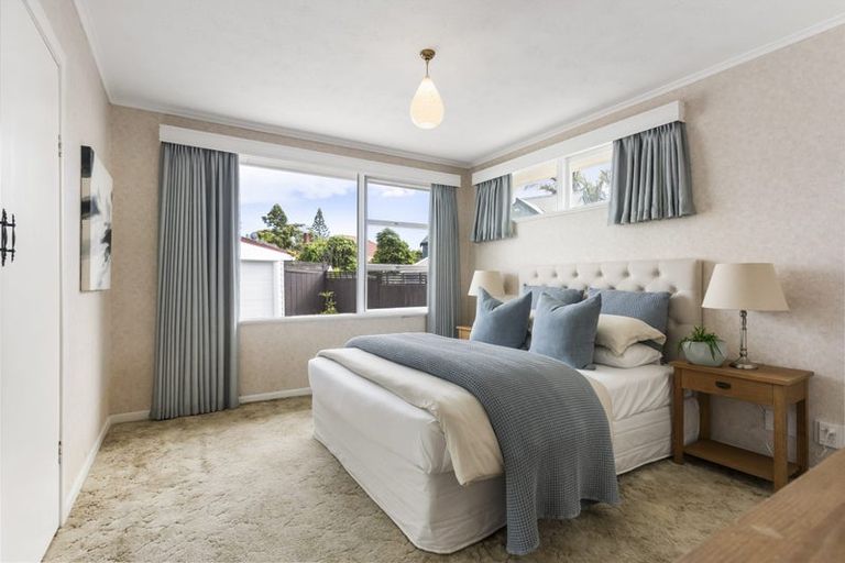 Photo of property in 11a David Street, Bayswater, Auckland, 0622