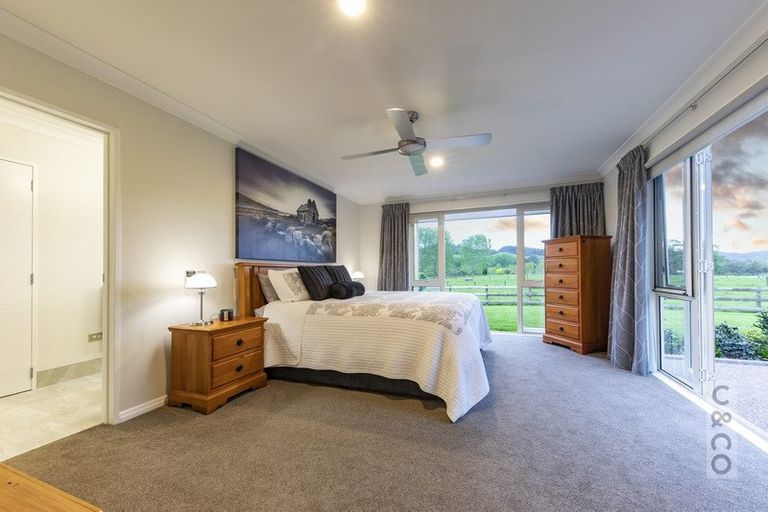 Photo of property in 832 Old North Road, Waimauku, 0882