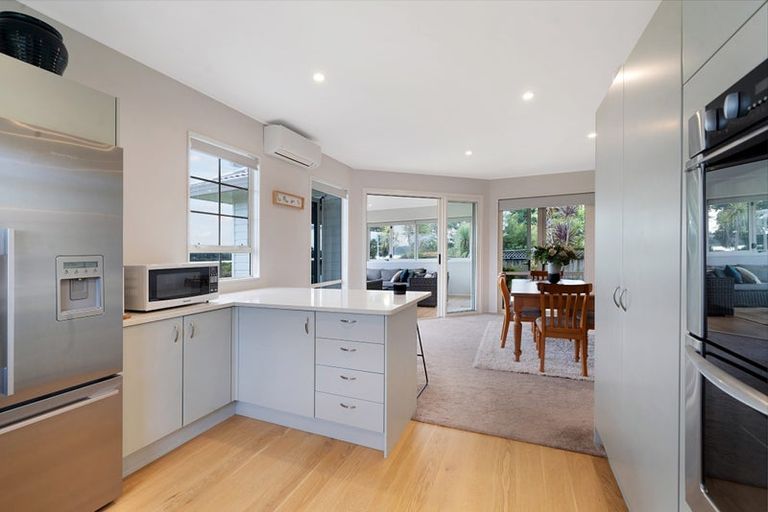 Photo of property in 50 Settlers Grove, Orewa, 0931