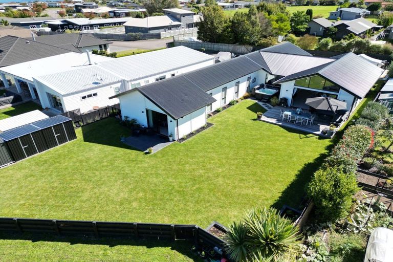 Photo of property in 97 Lisland Drive, Kinloch, Taupo, 3377