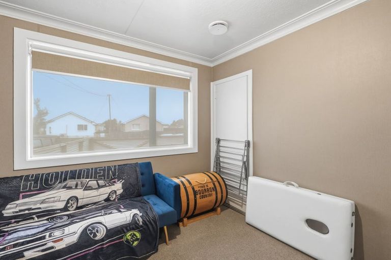 Photo of property in 215 Mcquarrie Street, Kingswell, Invercargill, 9812