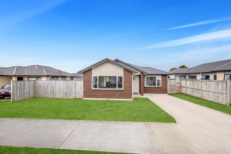 Photo of property in 28 Rainsford Road, Pukekohe, 2120