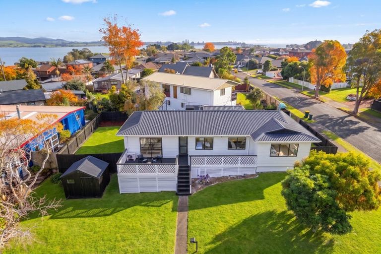 Photo of property in 1 Dalmahoy Place, Wattle Downs, Auckland, 2103