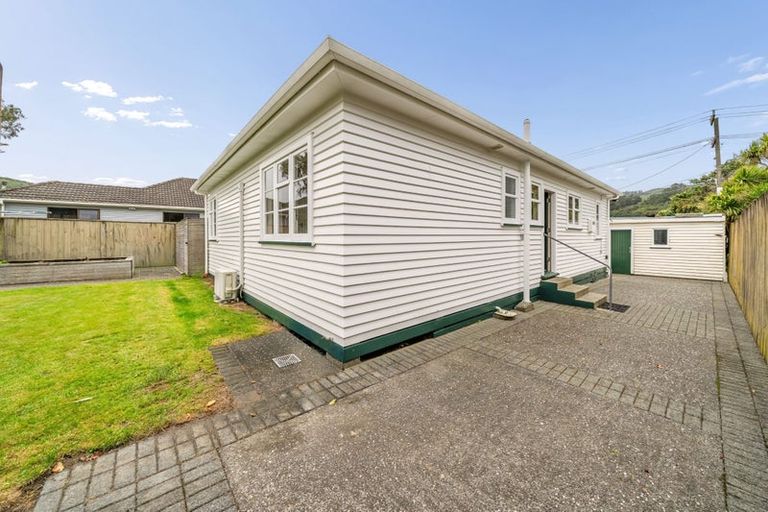 Photo of property in 74 Bledisloe Crescent, Wainuiomata, Lower Hutt, 5014