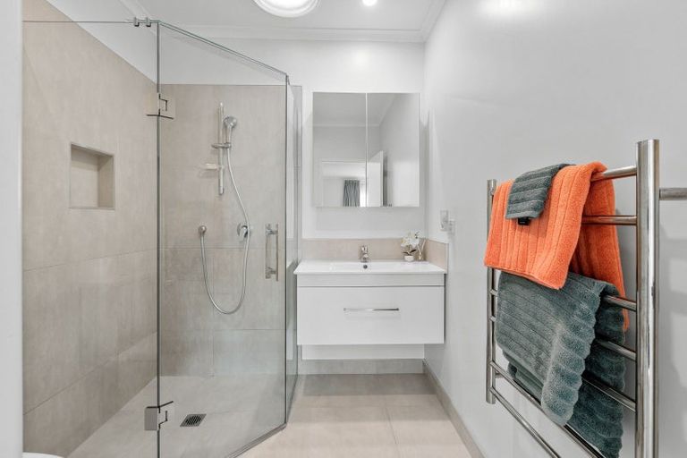 Photo of property in 28a Elizabeth Street, Orewa, 0931