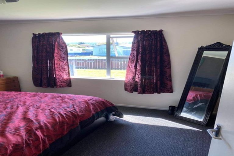 Photo of property in 11 Heather Street, Levin, 5510