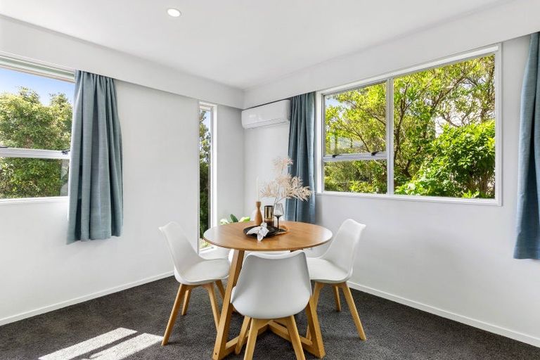 Photo of property in 5 Brydon Way, Paparangi, Wellington, 6037