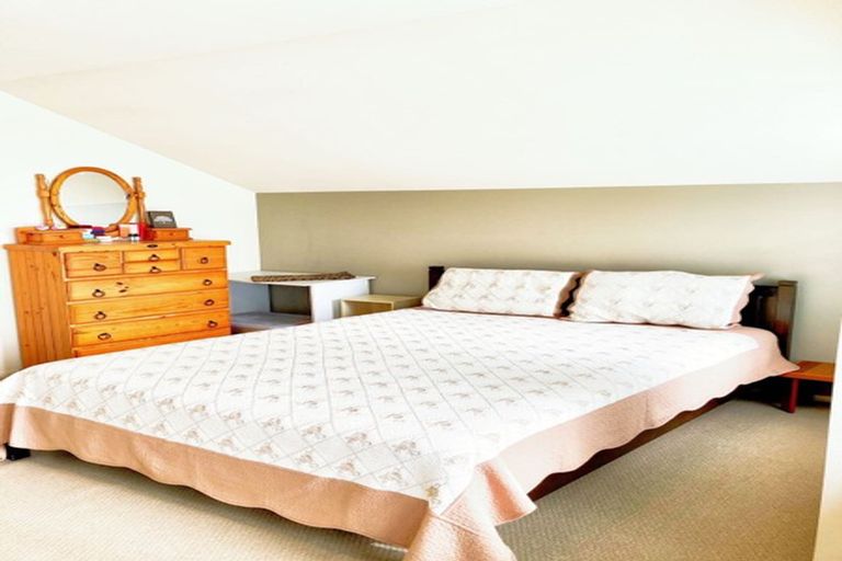 Photo of property in 11/64 Schnapper Rock Road, Schnapper Rock, Auckland, 0632