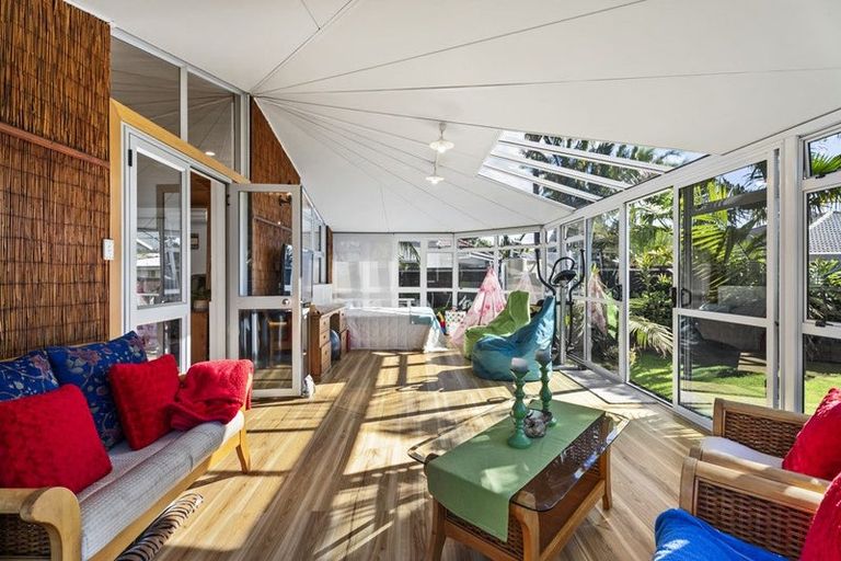 Photo of property in 32 The Circle, Manly, Whangaparaoa, 0930