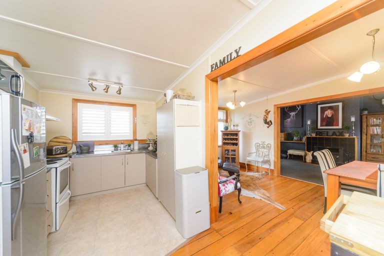 Photo of property in 97 Featherston Street, Takaro, Palmerston North, 4412