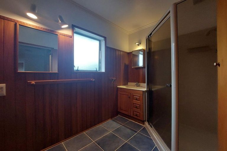 Photo of property in 56 Sherwood Avenue, Te Atatu South, Auckland, 0610