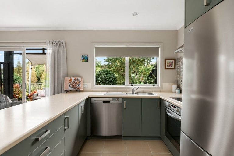 Photo of property in 21 Bridgewater Way, Pyes Pa, Tauranga, 3112