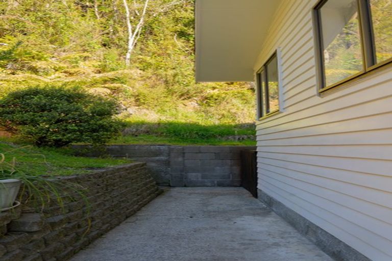 Photo of property in 105b Kamahi Street, Stokes Valley, Lower Hutt, 5019
