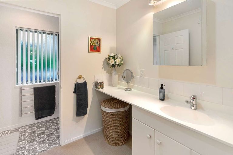 Photo of property in 7 Caulfield Place, Pukehangi, Rotorua, 3015