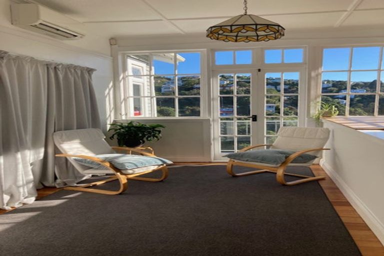 Photo of property in 30 Saint Michaels Crescent, Kelburn, Wellington, 6012