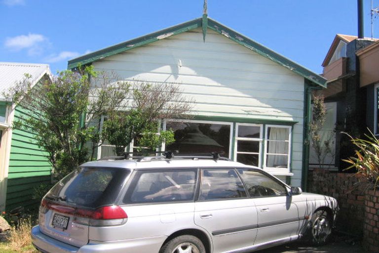 Photo of property in 13 Yale Road, Mount Cook, Wellington, 6021