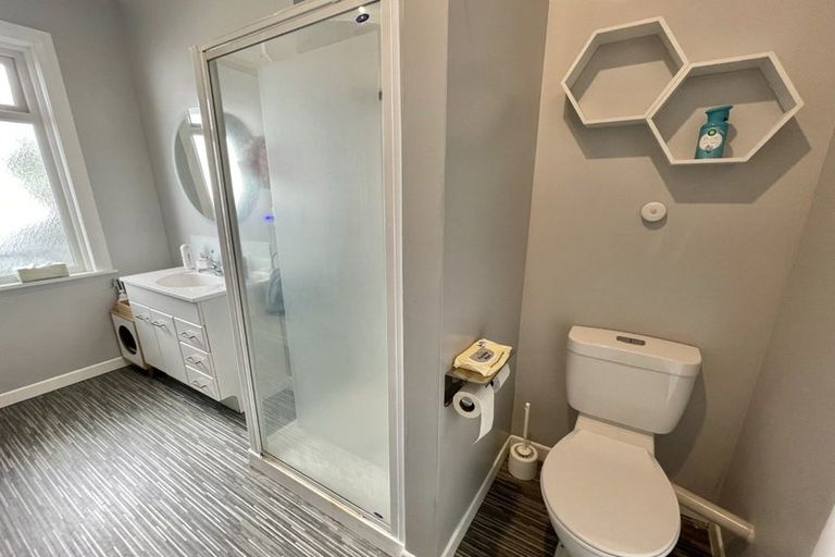 Photo of property in 26 Queens Drive, Kilbirnie, Wellington, 6022