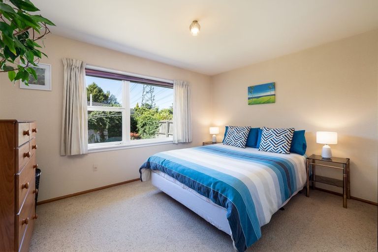 Photo of property in 18 Ilfracombe Place, Burnside, Christchurch, 8053