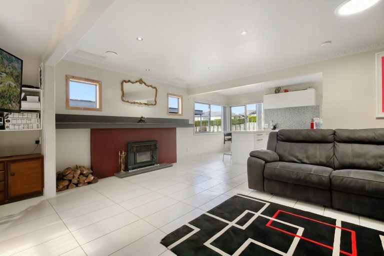 Photo of property in 242 Omokoroa Road, Omokoroa, 3114