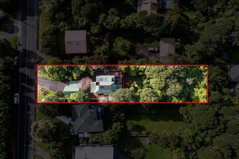 Photo of property in 1048 Scenic Drive North, Swanson, Auckland, 0816