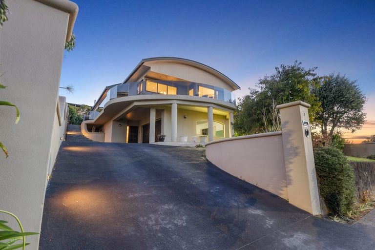 Photo of property in 3 Fairfax Terrace, Frankleigh Park, New Plymouth, 4310