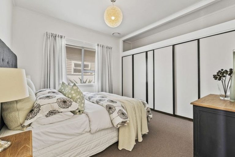 Photo of property in 1/14 Vincent Road, Northcote Point, Auckland, 0627